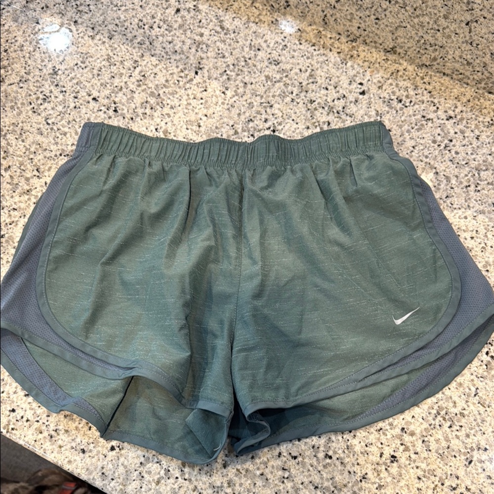 Nike Green Athletic Running Shorts Lightweight Elastic Waist